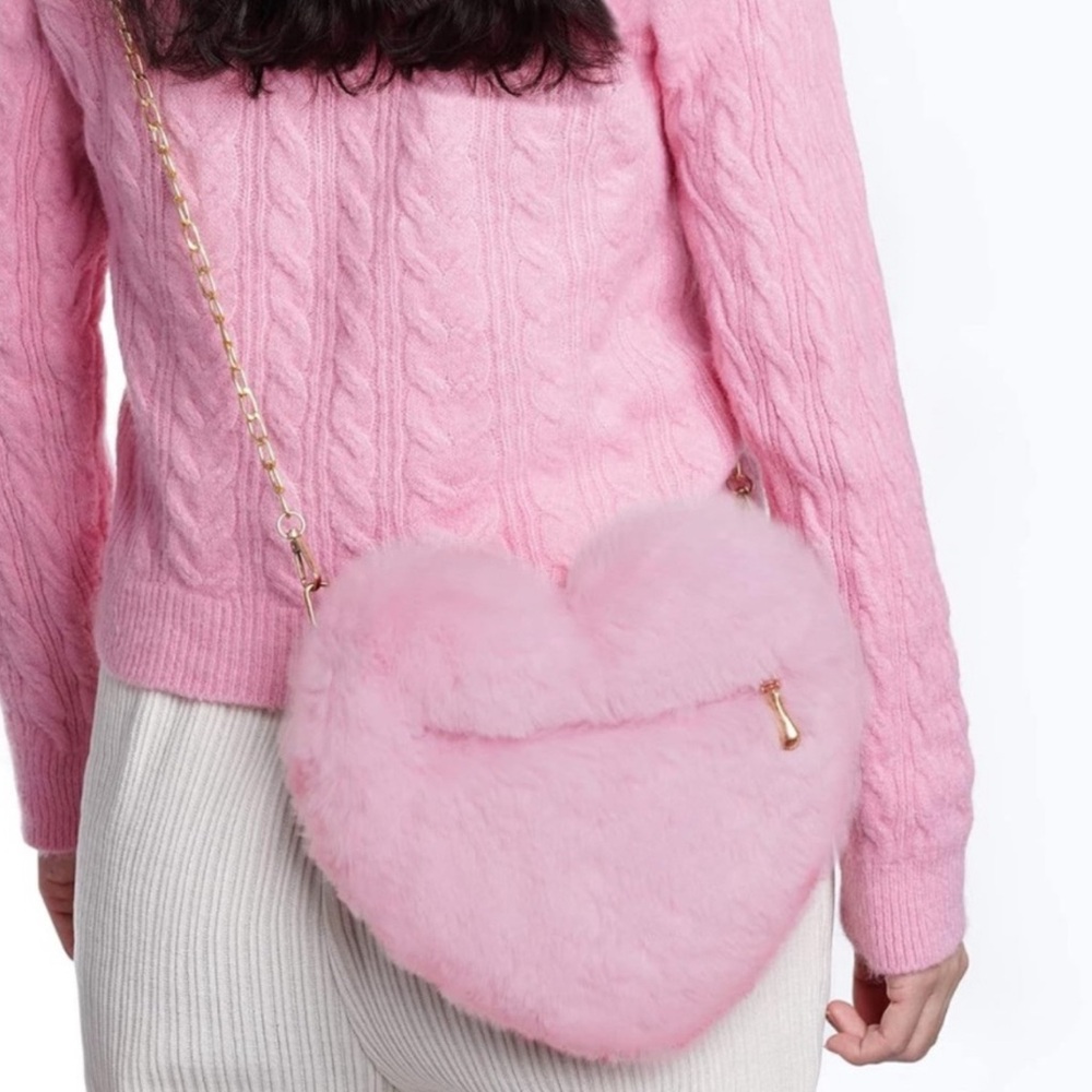 Valentine’s Day Plush Heart Shaped Purse Fluffy Faux Fur Cross body chain girls